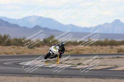 media/Nov-16-2025-Race Pace (Sun) [[8c5fa54630]]/Non Verified Riders (1st 20 Minutes)/5-Turn 15 (110pm)/